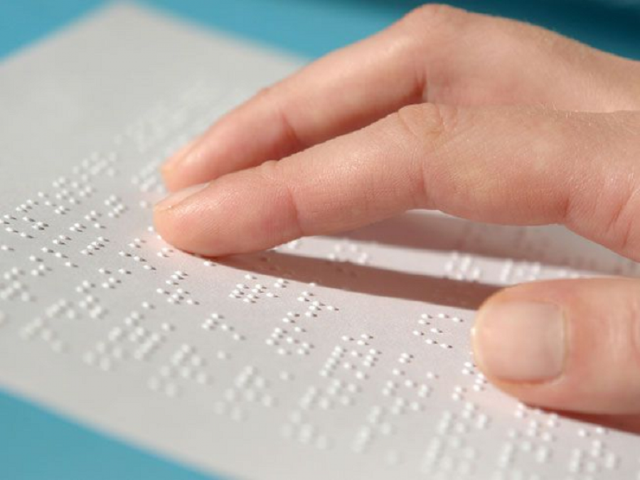 Me ndihmën e alfabetit Brail, për herë të parë votojnë edhe të verbërit