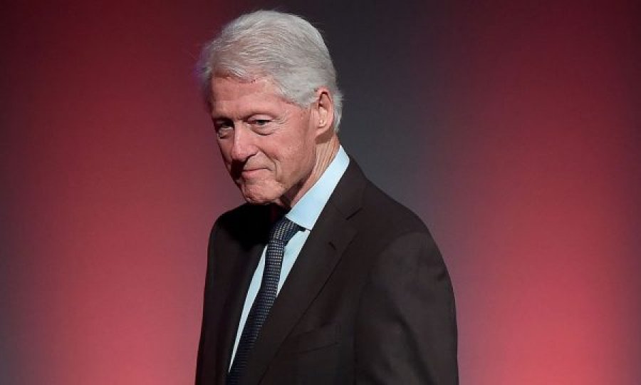 Bill Clinton lirohet nga spitali