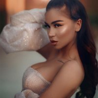 Arta Nitaj “trazon sheikët”, provokon në pozën e fundit me bikini!