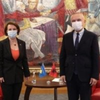 Meta takon ministren Gërvalla: Të heqim çdo pengesë mes dy vendeve