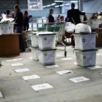 Tre persona arrestohen për falsifikim të rezultatit të votave në Fushë Kosovë