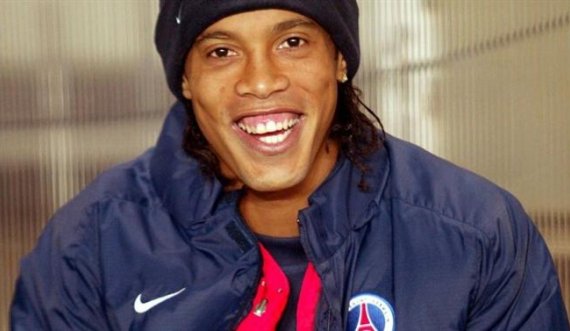 Polemikat që shkakton Ronaldinho, paguhet nga Barça, por reklamon PSG-në