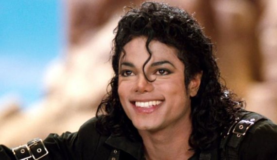 Del në shitje pasaporta e Michael Jackson