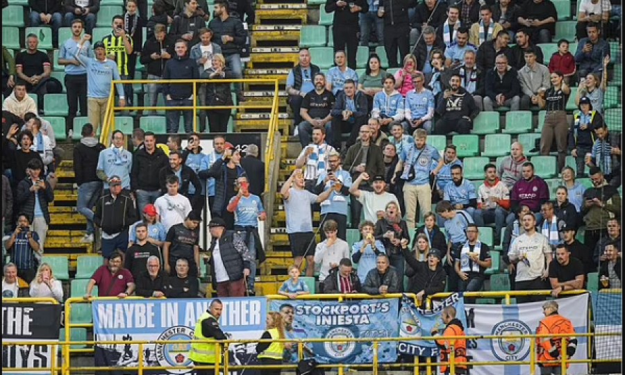 E rrahën për një shall, tifozi i Manchester City përfundon në gjendje kome