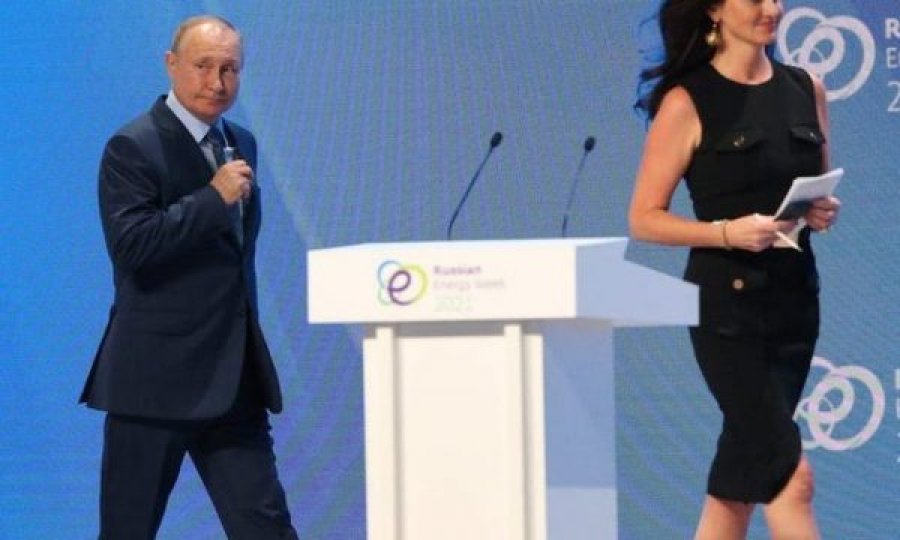 A flirtoi gazetarja amerikane me Putinin, çfarë thotë eksperti i gjuhës së trupit
