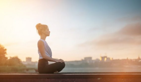 Mos e nënvlerëso meditimin, mund të jetë shpëtimtari yt kundër stresit