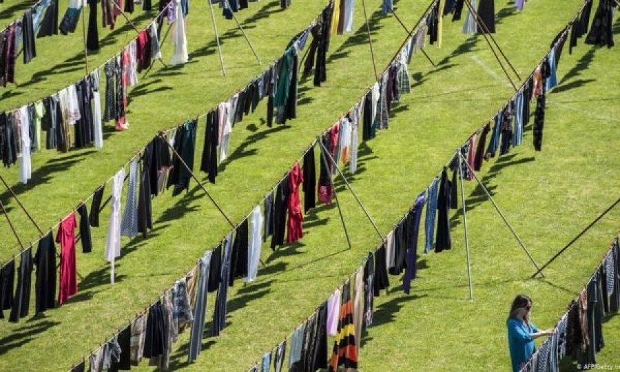 Marsh në Nju Jork për viktimat e dhunës seksuale në Kosovë