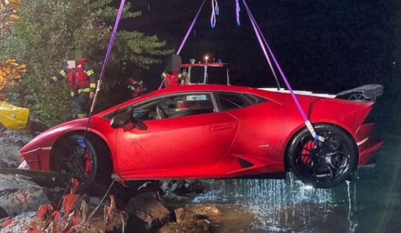 I ngatërrohen pedalet e gazit e frenave, bie me Lamborghini në liqen