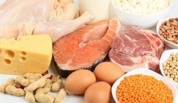 Ngrënia e proteinave për mëngjes mund të jetë çelësi për humbjen e peshë