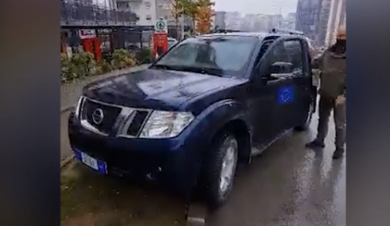 EULEX-i zotohet se do të marrë masa ndaj zyrtarit të vet që e parkoi gabimisht veturën në Prishtinë
