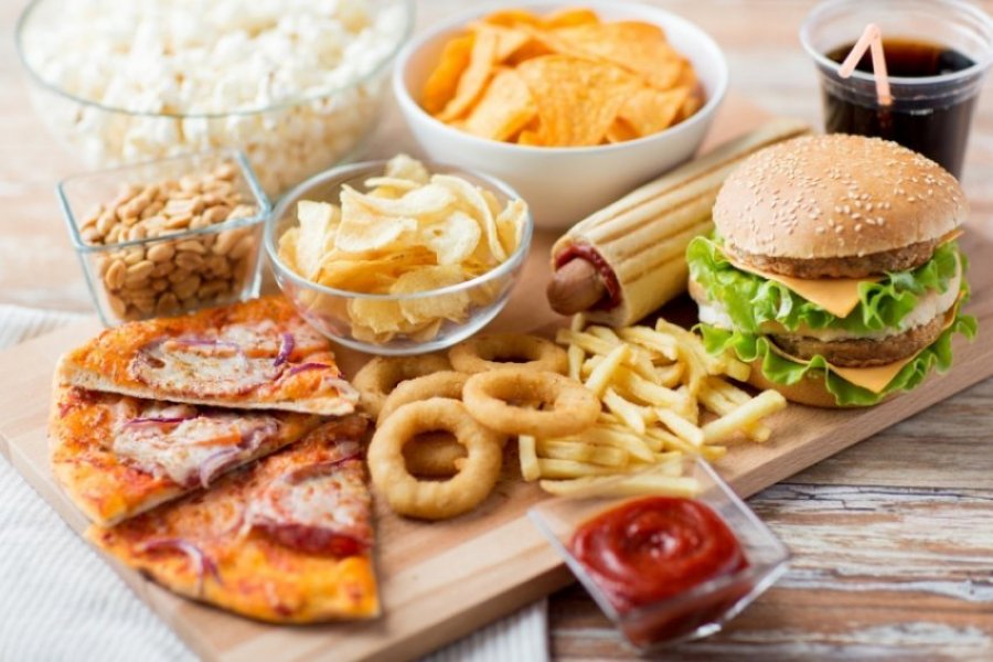 Pijet dhe ushqimi i yndyrshëm dëmtojnë pankreasin