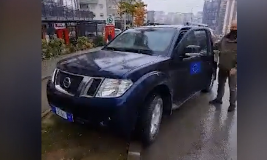 EULEX-i zotohet se do të marrë masa ndaj zyrtarit të vet që e parkoi gabimisht veturën në Prishtinë