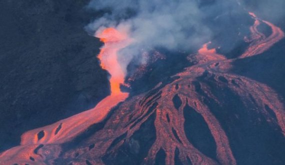 Vullkani La Palma që 40 ditë aktiv, edhe 80 tërmete regjistrohen në 24 orët e fundit