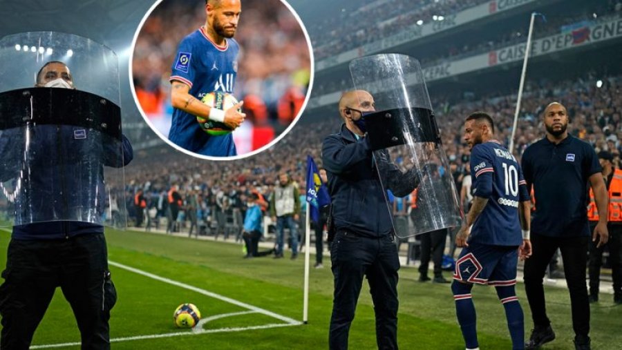 Si të ishte një luftë, Neymar mbrohet me pajisje të policisë në derbin Marseille – PSG nga tifozët vendas