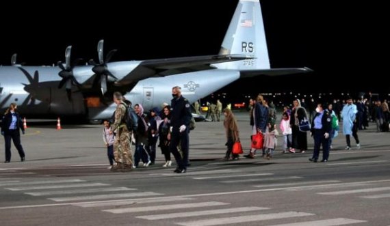 Prapa dyerve të mbyllura, mbi 750 shtetas afganë në Kosovë presin vizat