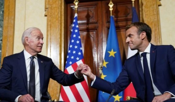 Biden takon Macron: Gati për riparimin e marrëdhënieve