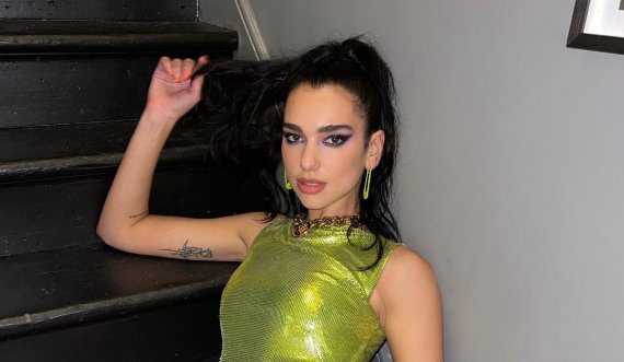 Më këto foto Dua Lipa përshëndetët nga viti 2021