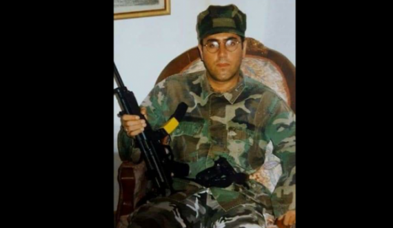 Foto e papublikuar më parë: Lutfi Haziri në uniformë ushtarake