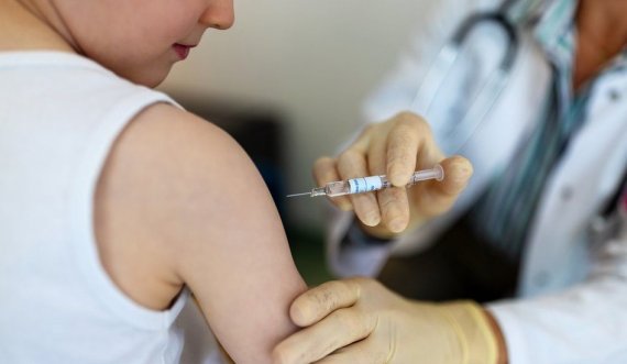 Kosova ende pa vendim për vaksinimin e fëmijëve