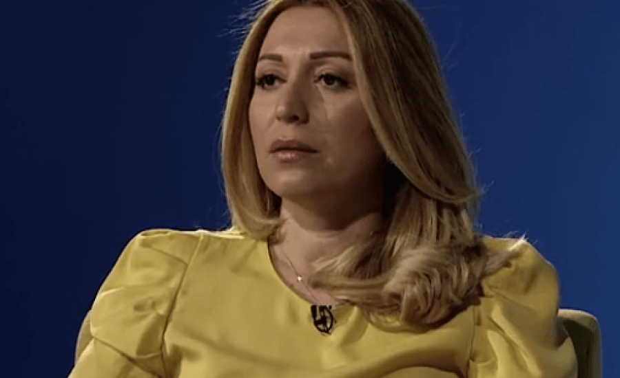 Adelina Thaqi uron vajzën: Fiona urime ditëlindjen e 12- të drita jem