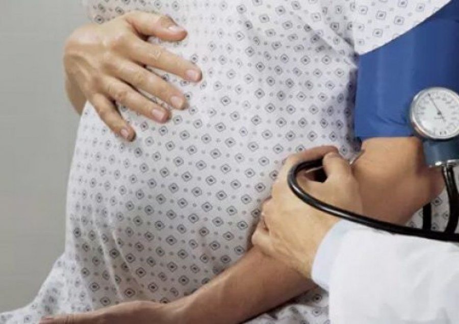 E rëndë: Detaje nga vdekja e gruas shtatzënë në QKUK