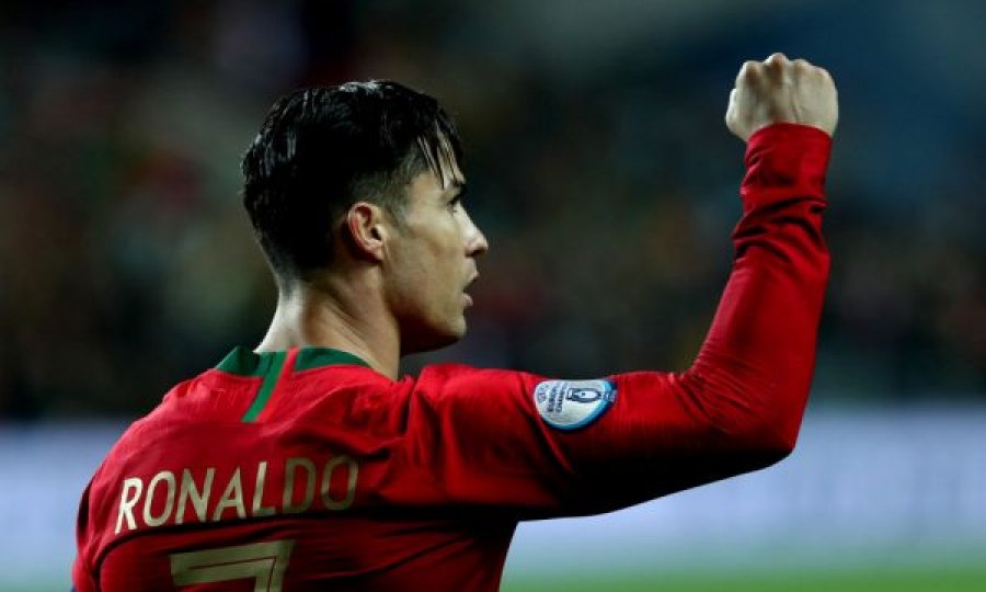 Cristiano Ronaldo me ndeshje të çmendur, shënon dy gola në minutat e fundit
