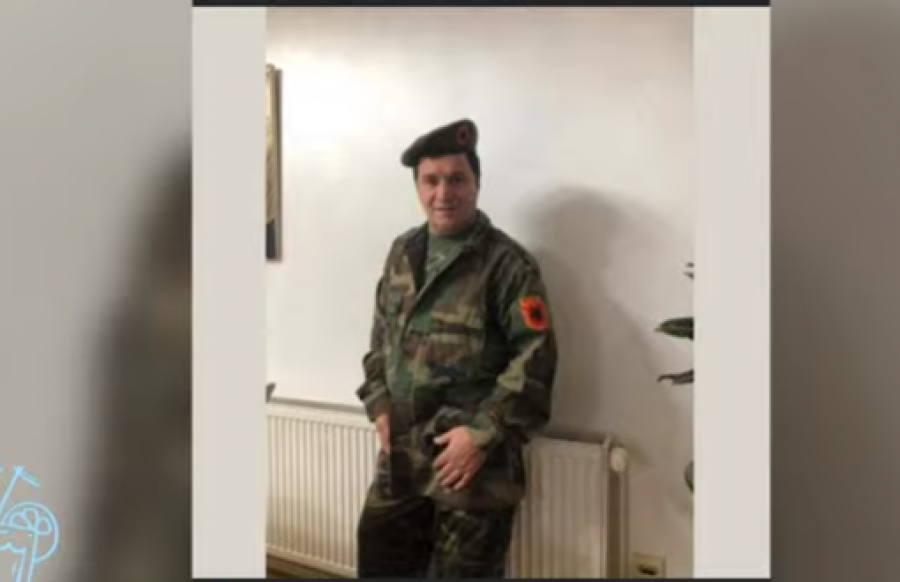 Muçiqi për foton e tij me uniformë të UÇK-së: Mburrem që e kam, kush ofendon tregon kulturën e tij familjare