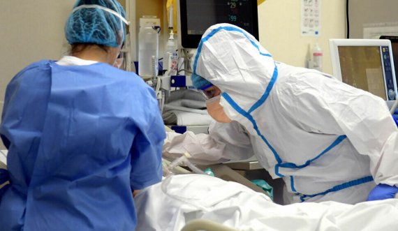  Mbi 1 mijë e 200 pacientë po trajtohen nëpër spitale për COVID, 79 në gjendje të rëndë 