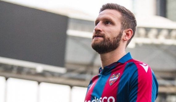 Zyrtare: Shkodran Mustafi nënshkruan për Levanten