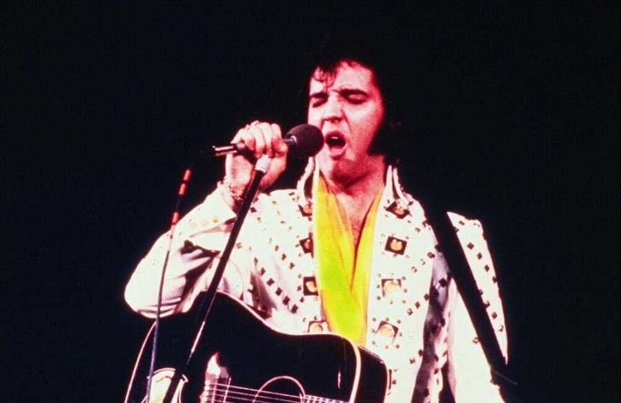 Kostumi dhe pelerina ikonike e Elvis Presley-t do të dalin në ankand për shumën marramendëse!