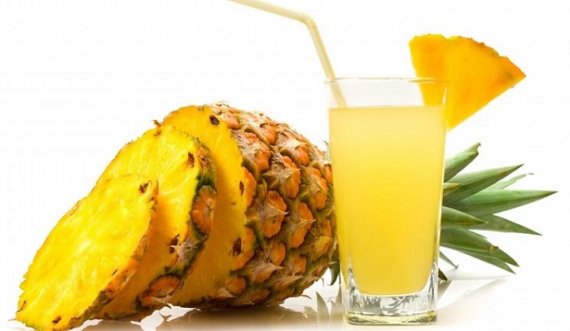Ujë me ananas – Përfitimet e këtij lëngu të freskët në verë 