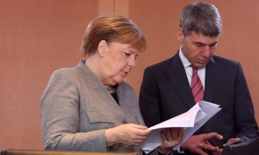  Vdes një prej njerëzve më të besueshëm të Angela Merkel, kishte vizituar edhe Kosovën 