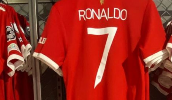 Ronaldo thyen një tjetër rekord botëror, fanella e tij më e shitura ‘online’