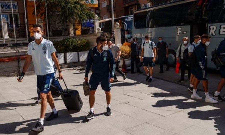 Fitorja e parë e Kosovës, ekipi kombëtar i Spanjës po qëndron në shtetin që nuk e njeh