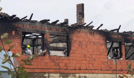  Nga zjarri u lënduan edhe tre familjarë të fëmijëve të vdekur në Gjakovë, prindi i njërit në gjendje të rëndë 