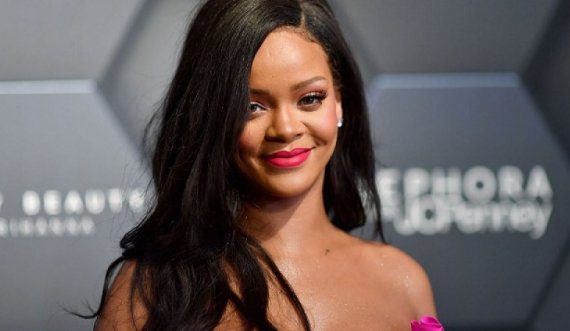 E kritikojnë për peshën, kështu kundërpërgjigjet Rihanna