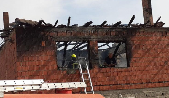 Dërgohen për obduksion trupat e pajetë të dy fëmijëve që vdiqën nga zjarri në Gjakovë 