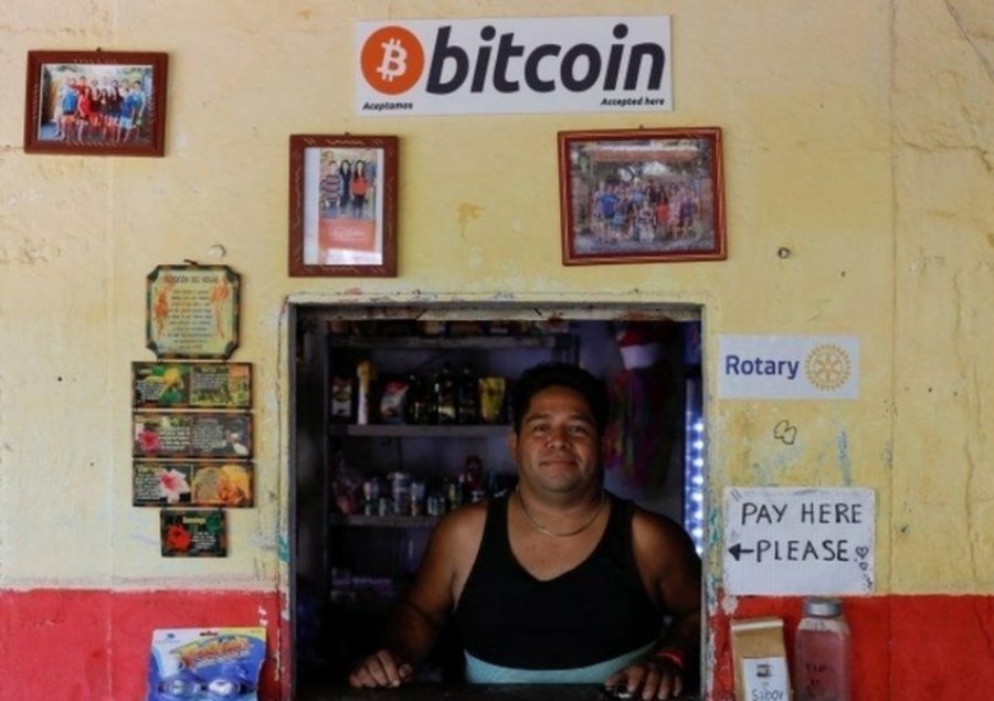 Ky shtet pranon të blejë Bitcoin, e zyrtarizon si mënyrë pagese