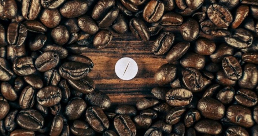 Gjashtë lloje ilaçesh nuk duhet të merren kurrë me kafe: Nëse e bëni këtë, është sikur të mos merrni terapi fare 