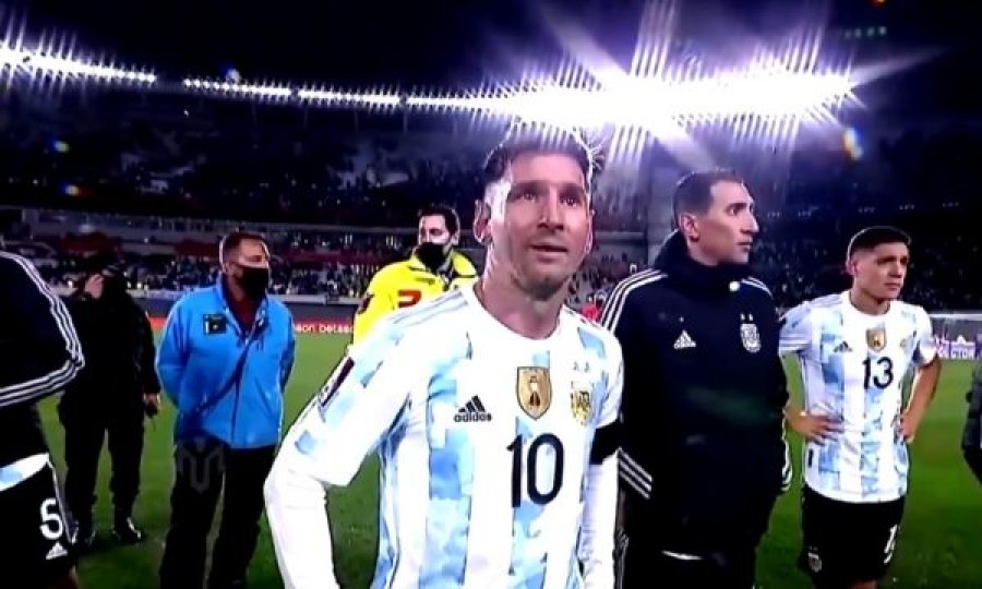 Messi në lot, pasi e festoi titullin e Copa Americas me tifozët argjentinas