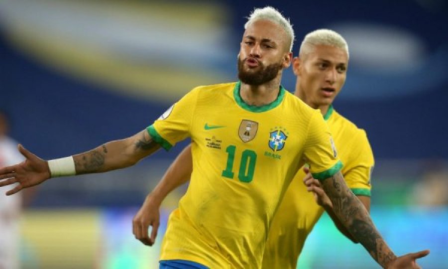 Brazili fiton pastër ndaj Perus, shkëlqen Neymar