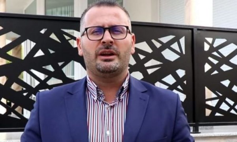 Familjari i zyrtarit të PDK’së pas varrimit: Nuk i patëm hak askujt, ne jemi vrarë në shtëpinë tonë