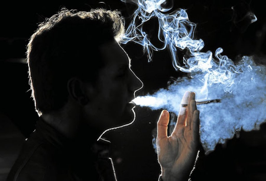  1 në 7 banorë të planetit Tokë pi cigare: Si mund të zhduket tymi? 