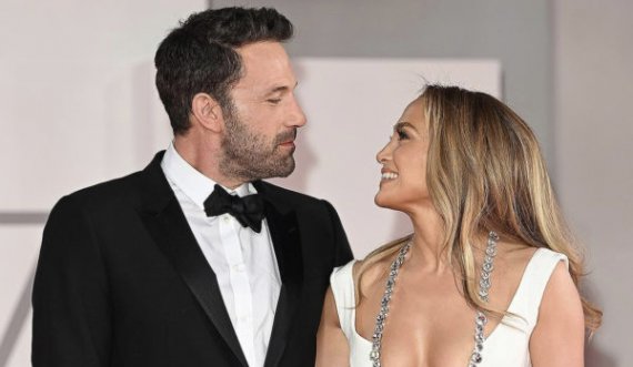 Duket sikur po martohen, por J.Lo dhe Ben Affleck janë kthyer në tapetin e kuq të Venecias
