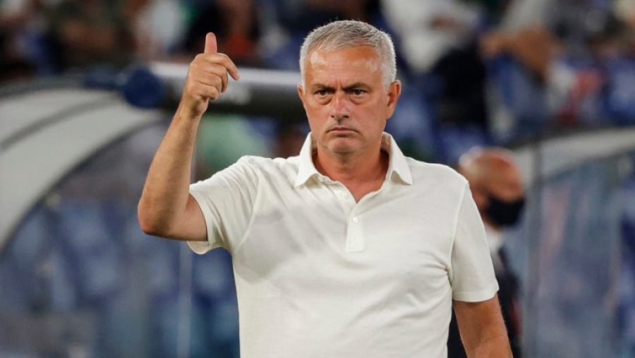 Jose Mourinho po ia prish planet Real Madridit për sezonin e ardhshëm