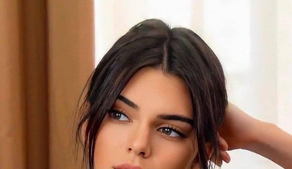 Trendi i ri i trikos nga Kendall Jenner, i cili po çmend rrjetin