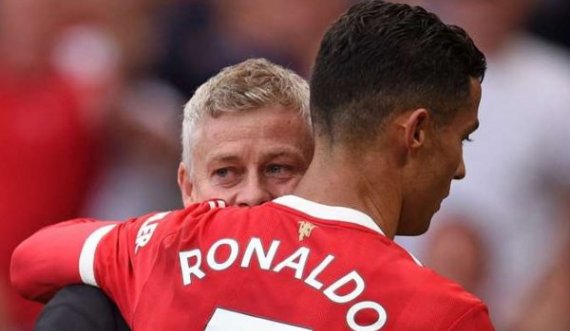 Trajneri i Manchester Unitedin paralajmëron se edhe Ronaldo do ta ngrohë stolin