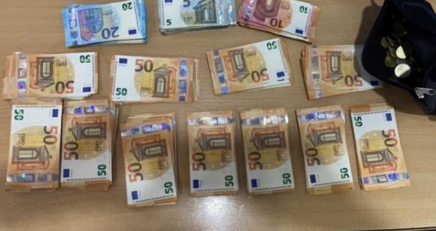 Bllokohen mbi 12 mijë euro në Kapshticë, ja si ndodhi ngjarja 