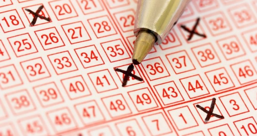 Luajti çdo javë për një vit me numrat e njëjtë, gruaja fiton 1.2 milon dollarë në lotari 