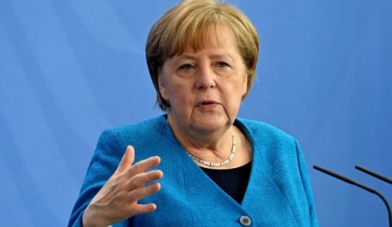 Merkel sot në Tiranë, takohet edhe me Kurtin